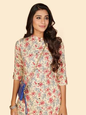 Vbuyz Women's Printed A Line Rayon Red Stitched Kurta With Multiple Slit 6