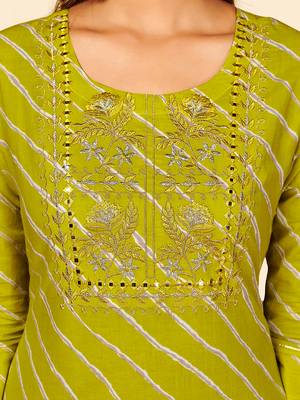 Vbuyz Women's Embroidered & Mirror Work Straight Cotton Parrot Green Stitched Kurta 7