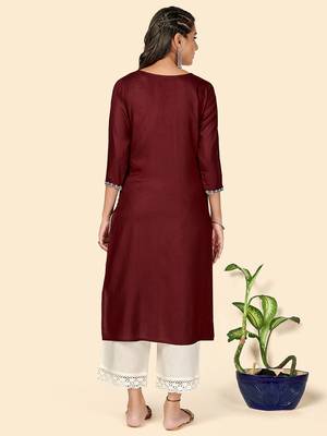 Vbuyz Women's Embroidered Straight Rayon Purple Stitched Kurta 3