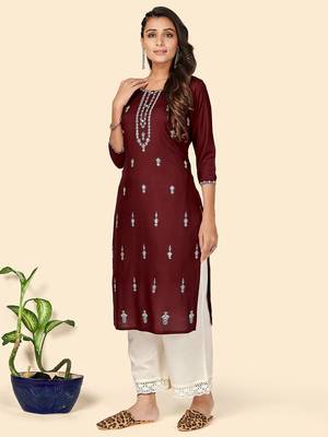 Vbuyz Women's Embroidered Straight Rayon Purple Stitched Kurta 4