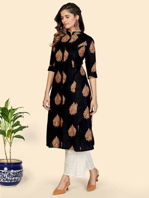 Vbuyz Women's Block Print A line Rayon Black Stitched Kurta 4