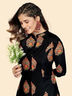 Vbuyz Women's Block Print A line Rayon Black Stitched Kurta 6