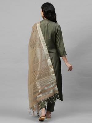 Indo Era Green Embroidered Straight Kurta Trouser with Dupatta Sets 2