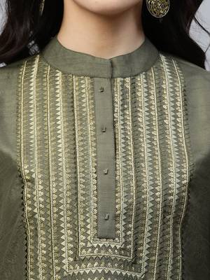 Indo Era Green Embroidered Straight Kurta Trouser with Dupatta Sets 5