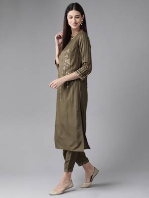 Indo Era Green Foil Printed Kurta Trouser With Dupatta Set 3