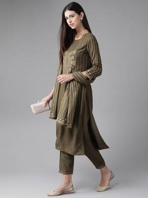 Indo Era Green Foil Printed Kurta Trouser With Dupatta Set 4