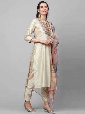 Indo Era Off White Embroidered Straight Kurta Trouser With Dupatta Set 4