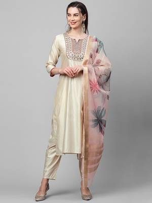 Indo Era Off White Embroidered Straight Kurta Trouser With Dupatta Set 5