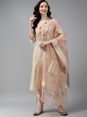 Indo Era Off White Embroidered Straight Kurta Trouser With Dupatta Set 1