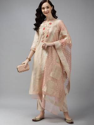 Indo Era Off White Embroidered Straight Kurta Trouser With Dupatta Set 4