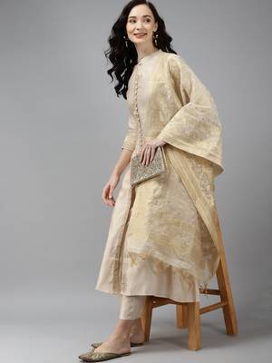 Indo Era Off White Embroidered Straight Kurta Trouser With Dupatta Set 4