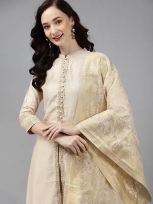 Indo Era Off White Embroidered Straight Kurta Trouser With Dupatta Set 5