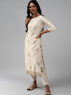 Indo Era Off White Embroidered Straight Kurta Trouser With Dupatta Set 3