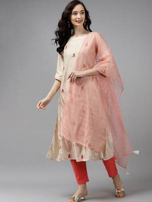 Indo Era Off White Floral Embroidered Straight Kurta Trouser With Dupatta Set 1
