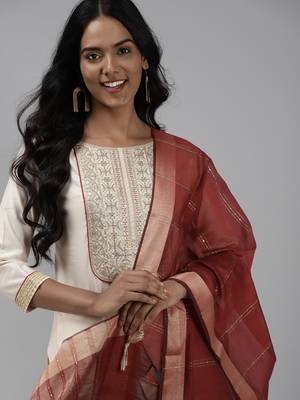 Indo Era Off White Embroidered Straight Kurta Trouser With Dupatta Set 4