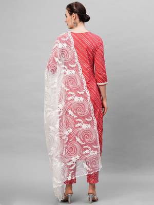 Indo Era PinkFloral Printed Kurta Trouser With Hand Made Dupatta Set 2
