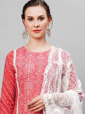 Indo Era PinkFloral Printed Kurta Trouser With Hand Made Dupatta Set 4