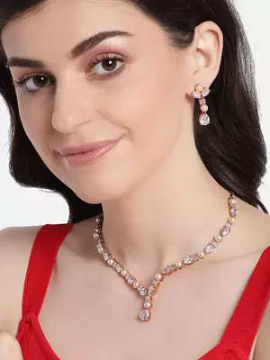 Platinum pearl jewellery 1
