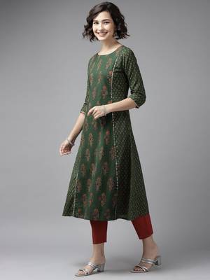 Indo Era Green Floral printed Kurta Trouser With Hand Made Dupatta Set 3