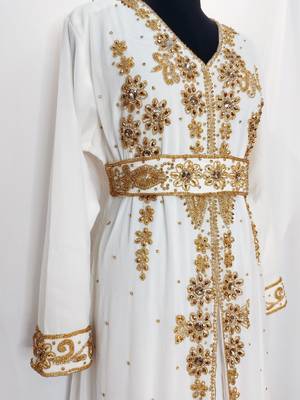 Off White Moroccan Kaftan With Sun-proof hijab 3