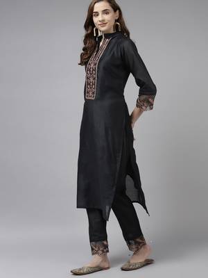 Indo Era Grey Embroidered Straight Kurta Trouser With Dupatta Set 3