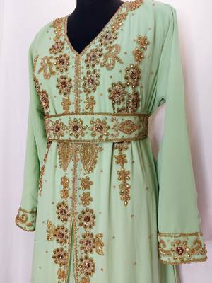 Light Green Moroccan Kaftan with Sun-proof hijab 2