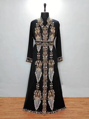 Black Moroccan Kaftan With Sun-proof hijab 1