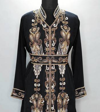 Black Moroccan Kaftan With Sun-proof hijab 2