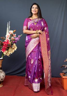 Magenta woven banarasi silk saree with blouse 1