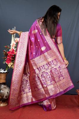 Magenta woven banarasi silk saree with blouse 3