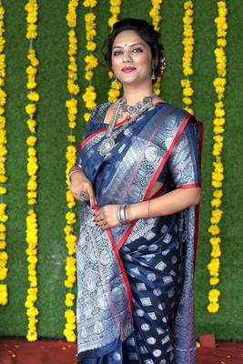Navy blue woven banarasi silk saree with blouse 3