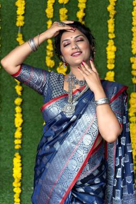 Navy blue woven banarasi silk saree with blouse 4