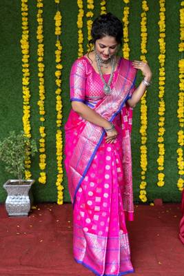 Rani pink woven banarasi silk saree with blouse 2