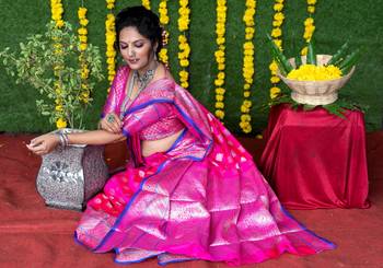 Rani pink woven banarasi silk saree with blouse 3
