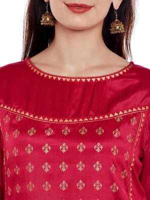 Varanga Women Pink Foil Print Straight Kurta 4