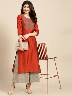 Varanga Women Rust Red & Green Yoke Design Straight Kurta With Zari Detail 4