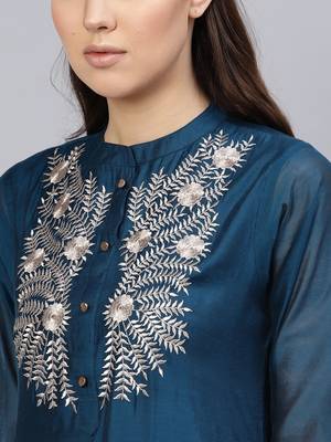 Varanga Women Teal Blue & Silver Embroidered Yoke Design Straight Kurta 2