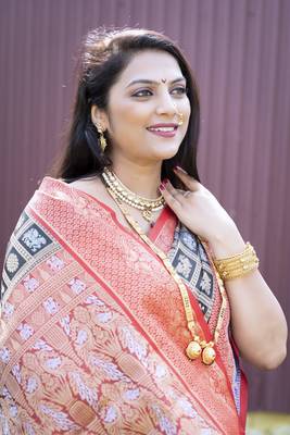 Black woven Faux kanchipuram silk saree with blouse 4