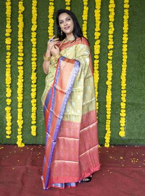Green woven Faux kanchipuram silk saree with blouse 2