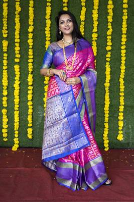 Pink woven kanchipuram silk saree with blouse 1