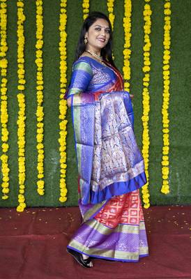 Red woven kanchipuram silk saree with blouse 2