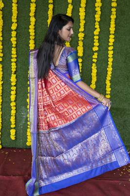 Red woven kanchipuram silk saree with blouse 3