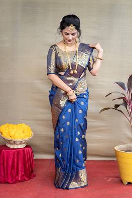 Navy Blue Woven Paithani Silk Blend Saree With Blouse 2
