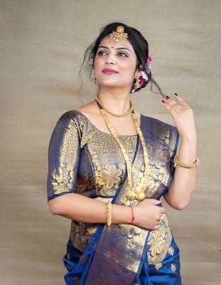 Navy Blue Woven Paithani Silk Blend Saree With Blouse 4