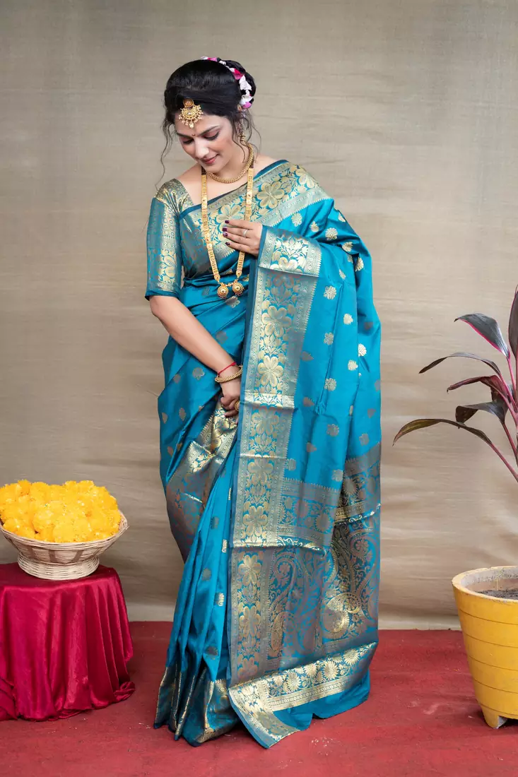 Blue woven paithani silk saree with blouse