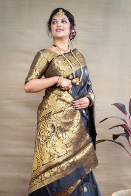 Black Woven Paithani Silk Blend Saree With Blouse 3