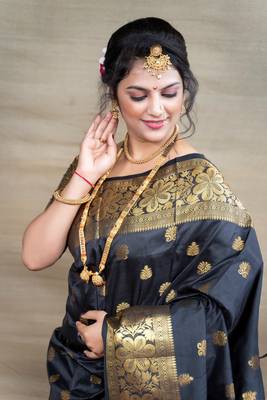 Black Woven Paithani Silk Blend Saree With Blouse 4