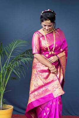 Pink Woven Paithani Silk Blend Saree With Blouse 3