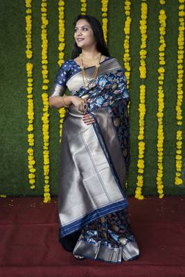 Navy blue hand woven banarasi silk saree with blouse 1