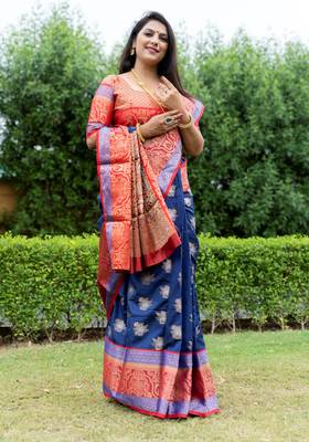 Navy blue hand woven kanchipuram silk saree with blouse 1